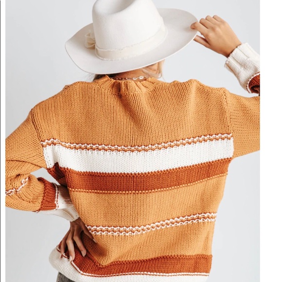 ✨BRAND NEW PIPER & SCOOT sweater ✨ - Picture 4 of 6